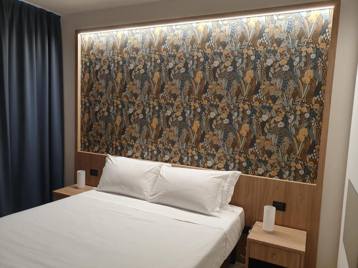 Aquasole Hotel Mercallo Bagian luar foto
