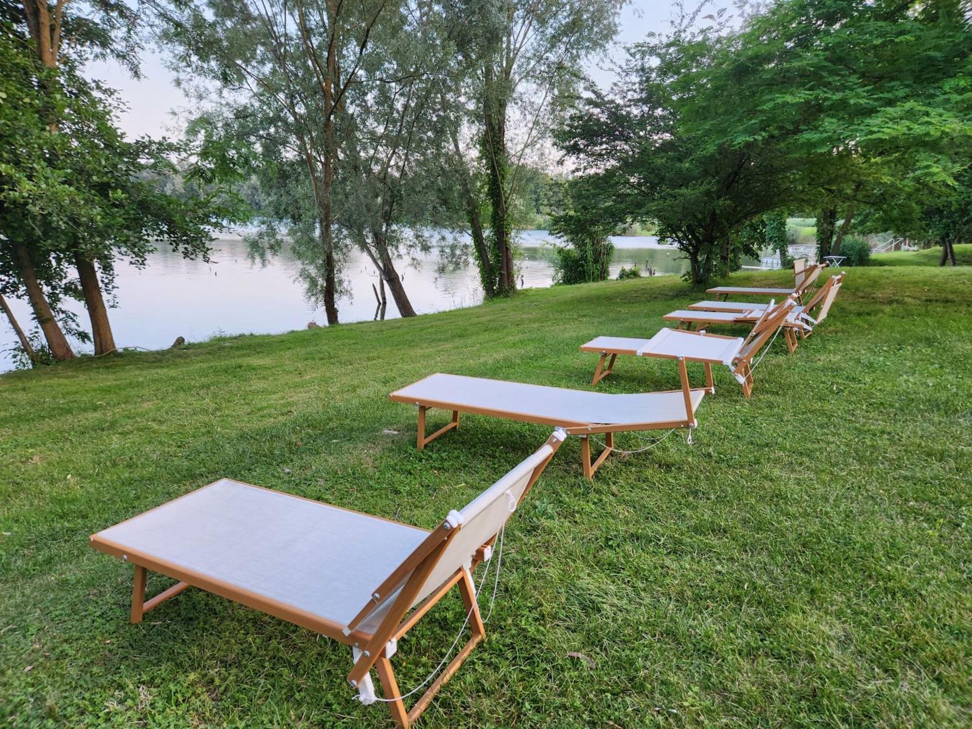 Aquasole Hotel Mercallo Bagian luar foto