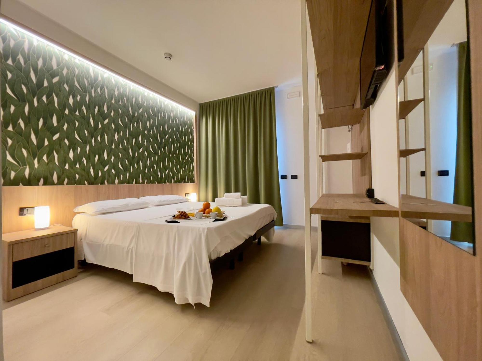 Aquasole Hotel Mercallo Bagian luar foto