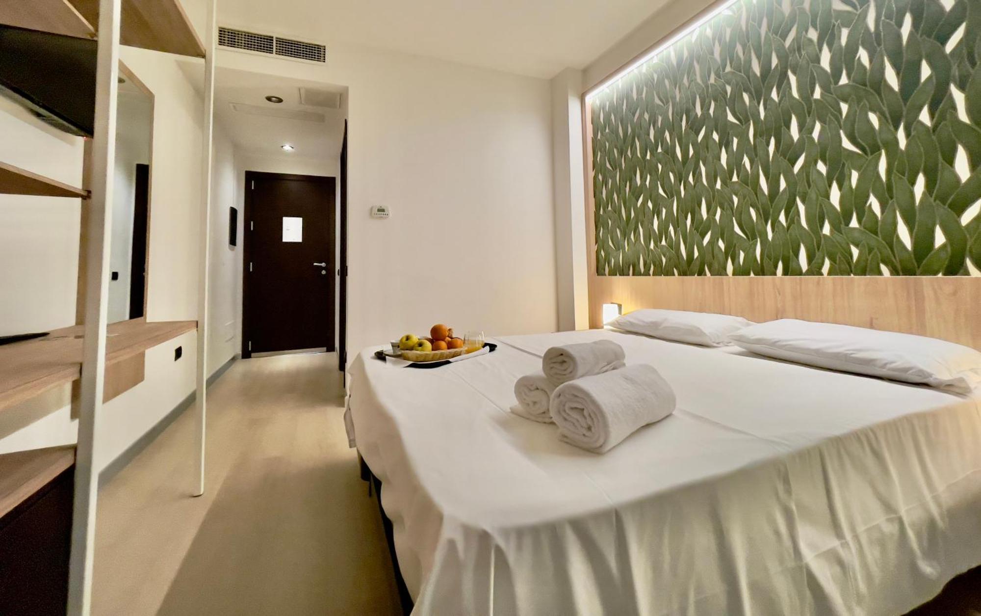 Aquasole Hotel Mercallo Bagian luar foto